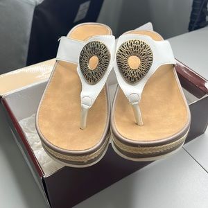 White Sandals by Wanderlust  size 9 used